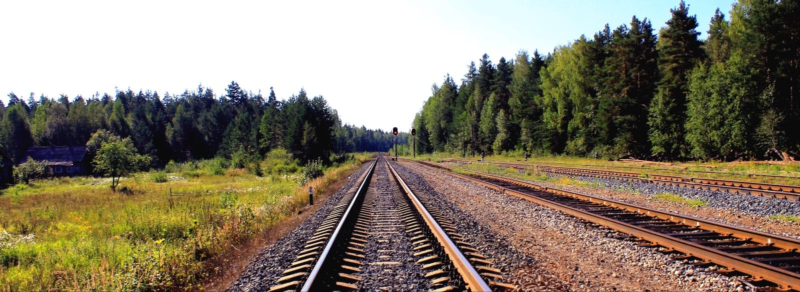 Packing list for the Trans Siberian Railway_Photo by Kholodnitskiy Maksim on Unsplash